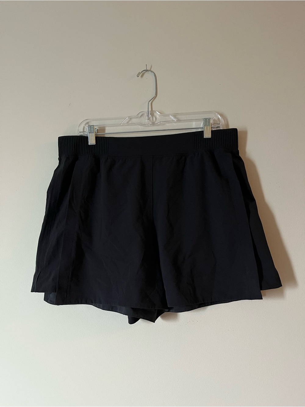 Lululemon Stretch Woven Relaxed-Fit High-Rise Short 4" in Black